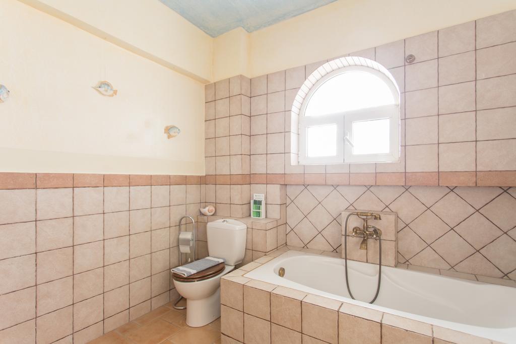 Marathon Beachside Villa 100M From The Beach Schinias Exterior foto